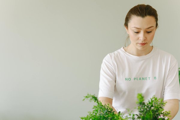 Comment les associations de protection de l'enfance peuvent-elles sensibiliser à la prévention de la maltraitance infantile ?