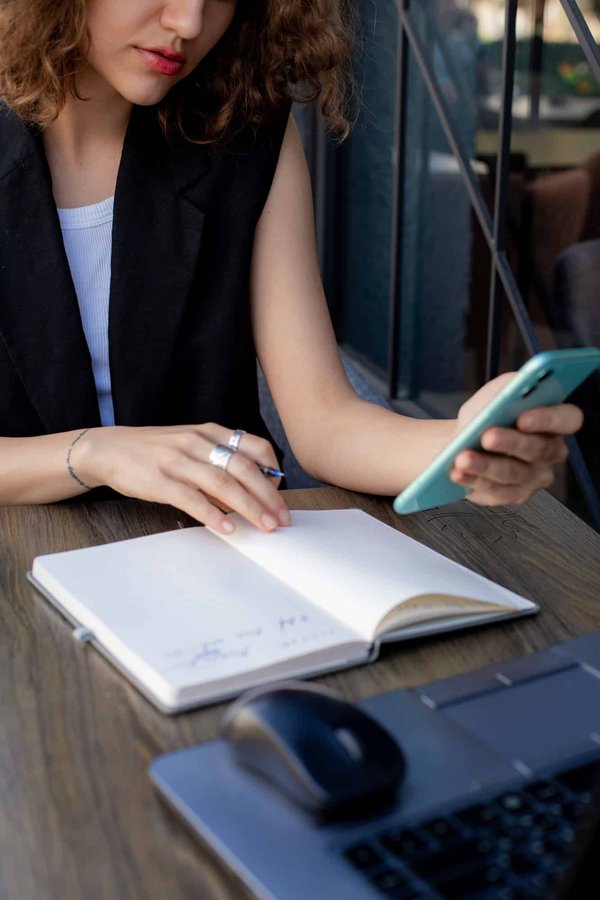 Comment choisir le forfait idéal pour mon téléphone mobile en fonction de mes besoins ?